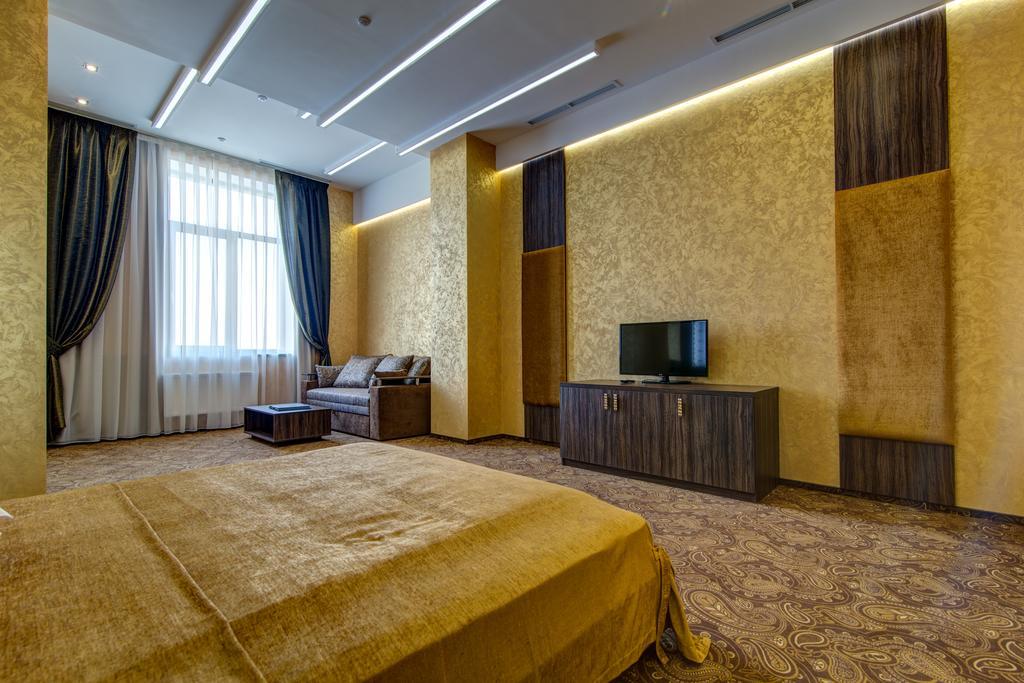 Khan-Chinar Hotel 드네프로페트로프스크 외부 사진