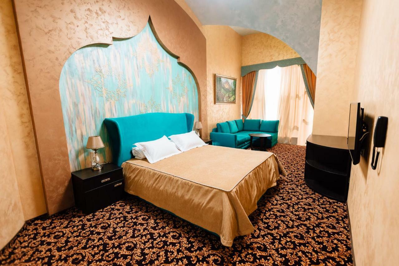 Khan-Chinar Hotel 드네프로페트로프스크 외부 사진